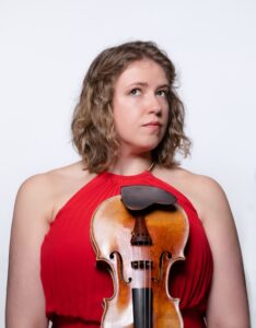 Portrait of violinist Laurel Gagnon
